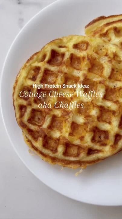 High Protein Chaffles, Cottage Cheese Weight Watchers, High Protein Chaffle, Chaffles With Cottage Cheese, Cottage Cheese Chaffle Recipe, Cottage Cheese Chaffle, Cottage Cheese Keto Recipe, Protein Chaffle, Keto Cottage Cheese Recipes