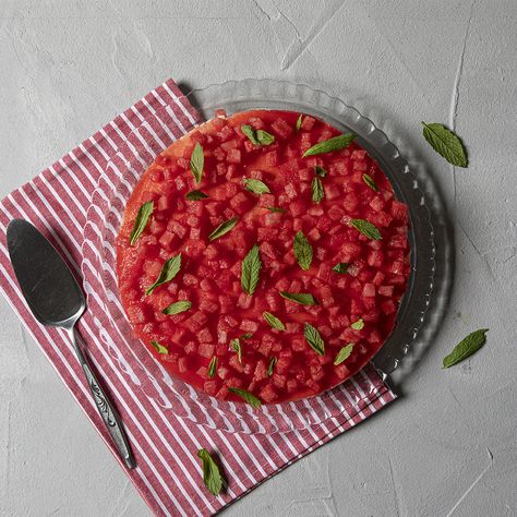 A summer version of the classic cheesecake! Creamy and deliciously fruity!  #cheesecake #watermelon #desserts Watermelon Cheesecake, Akis Petretzikis, Watermelon Festival, Classic Cheesecake, Refreshing Desserts, Creamy Cheesecake, Cheesecake Recipe, Summer Fruit, Greek Recipes