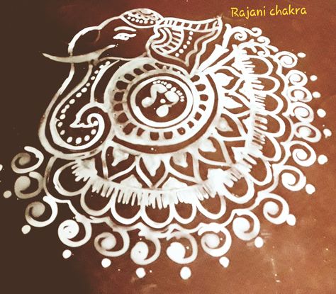 simple & new style jhoti art Jhoti Chita Design Simple, Jhoti Chita Design, Jhoti Design, Childhood Memories Quotes, Alpona Design, Easy Mandala Drawing, Simple Rangoli Designs Images, Rangoli Patterns, Big Rangoli Designs