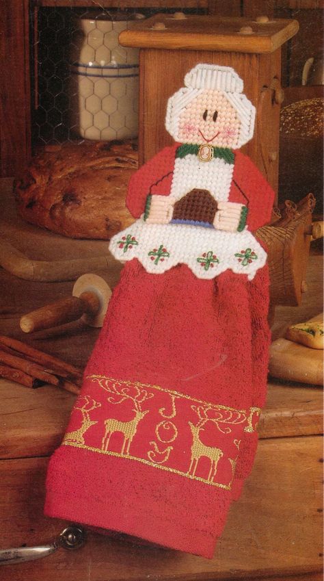 Christmas Plastic Canvas, Towel Toppers, Stitching Patterns, Plastic Canvas Pattern, Plastic Canvas Ornaments, Fun Christmas Crafts, Stocking Ornament, Plastic Canvas Christmas, Xmas Stockings