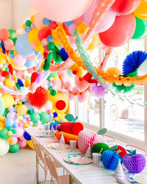 Colorful Kids Birthday Party, Bright Color Birthday Party, Colorful Birthday Party Ideas, Colorful Theme Party, Primary Color Party, Rainbow Kids Party, Back To School Party Ideas, School Party Ideas, Kids Party Inspiration