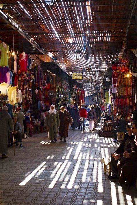 Arabic Market, Marrakech Souk, Moroccan Market, Medina Marrakech, Middle East Culture, Brutalism Architecture, Renovation Architecture, Arab Culture, Traditional Market