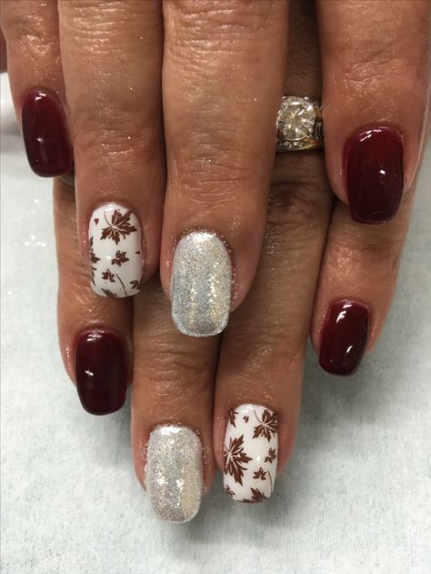 Burgundy Wine Sparkle White Leaf Stamped Fall gel nails Burgundy Nail Designs, Nail Polish Colors Fall, Maroon Nails, Fall Gel Nails, Nail Colors Winter, Burgundy Nails, Gel Nail Design, Nails Polish, Ideas Nails