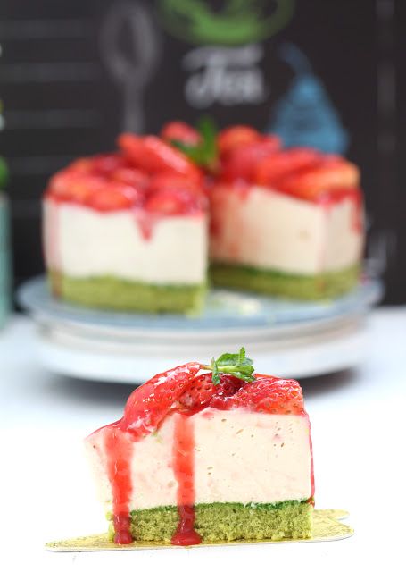 my bare cupboard: No-bake strawberry cheesecake Strawberry Cheesecake Dip, No Bake Strawberry Cheesecake, Cheesecake Pops, Matcha Cheesecake, Compote Recipe, Strawberry Compote, Cheesecake Dip, Baked Strawberries, Strawberry Sauce