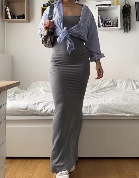 Summer Bodycon Dress Outfit, Long Maxi Dress Outfits Classy, Long Fitted Dress Outfit, Gray Maxi Dress Outfit, Skirt Set Outfit Two Pieces, Mid Size Body Type, Tight Maxi Skirt Outfit, Maxi Bodycon Dress Outfit, Chic V-neck Bodycon Maxi Dress