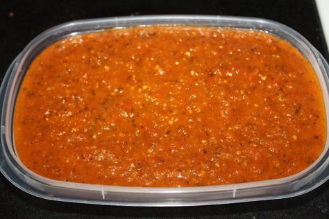 Freezer Pasta Sauce, Freezer Pasta, Freezer Spaghetti, Freezer Spaghetti Sauce, Fresh Tomato Recipes, Cook With Me, Canning Food, Spaghetti Sauce Recipe, Homemade Spaghetti Sauce