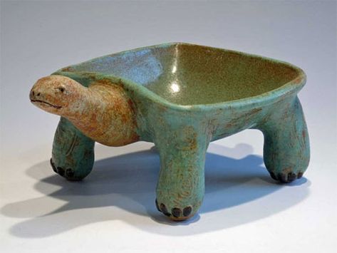 Turtle Bowl, Ceramic Turtle, Pottery Animals, Antony Gormley, Pottery Handbuilding, Pottery Crafts, Ceramic Animals, Clay Art Projects, Ceramics Ideas Pottery