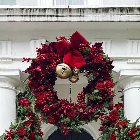 Kate | LONDON BLOGGER on Instagram: "How’s this for a Christmas doorway? ❤️🌿 . As designed by the talented @londoneventflorist 💫 . . 📍Kensington" Door Garland Christmas, Giant Wreath, Christmas Doorway, Giants Wreath, Door Garland, Christmas Doors, Door Way, Christmas Image, Christmas Instagram