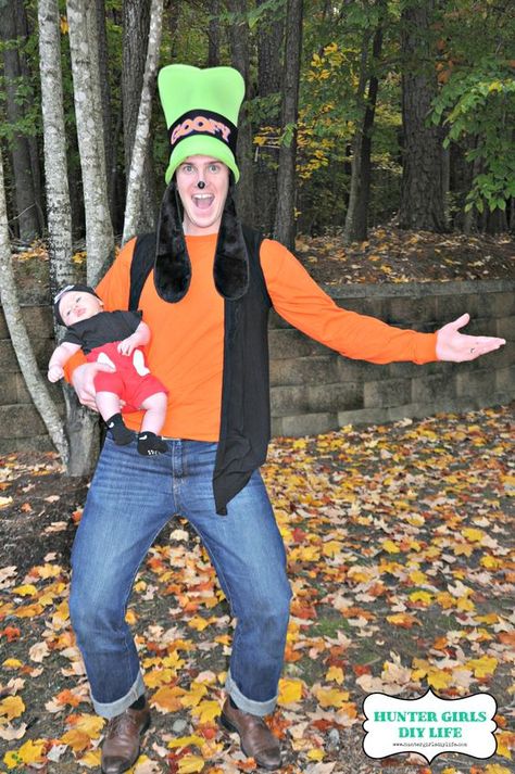 Mama: Minnie, Papa: Mickey, Baby: Goofy Dog Costumes For Kids, Goofy Costume, Mickey Mouse Halloween Costume, Adult Costumes Diy, Mickey Costume, Mickey Mouse Costume, Disney Costume, Matching Halloween Costumes, Costume Disney