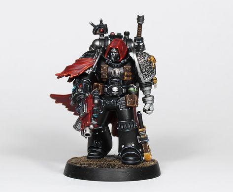 Warhammer Deathwatch, Dark Angels 40k, Warhammer Armies, Space Marine Art, Black Shield, Warhammer 40k Figures, Lego Sculptures, Warhammer Figures, Warhammer Paint