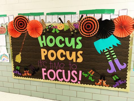 Hocus Pocus Time To Focus Bulletin Board, Halloween Boards Bulletin For School, Elementary Halloween Decorations, Teacher Halloween Bulletin Boards, Halloween Office Bulletin Board Ideas, October Poster Board Ideas, Halloween Billboard Ideas For School, Fall Bulliten Board Ideas Classroom, Halloween Poster Board Ideas