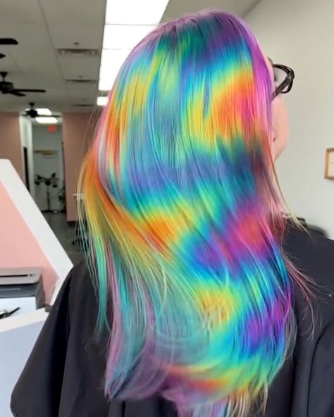 Half Rainbow Hair, Short Holographic Hair, Blonde Rainbow Hair, Rainbow Roots, Rainbow Balayage, Dark Prism Hair, Iridescent Hair, Prism Hair Color Technique, Rainbow Peekaboo Hair