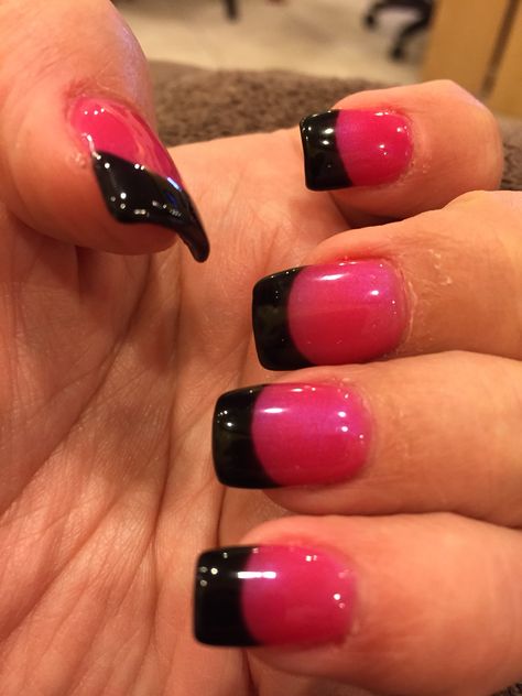 Mcbling Nails Short, Short 2000s Nails, 2000s Nail Designs, Emo Nail, Mcbling Nails, Nails Ideas Summer, Nail Art Design 2023, Scene Nails, Nails Emo