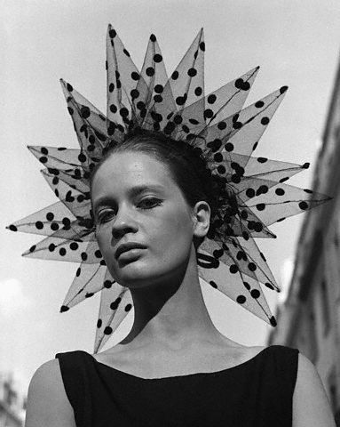 @lsintimates Jean Shrimpton, Philip Treacy, Linda Evangelista, Foto Art, Head Piece, 1960s Fashion, Turbans, Kate Moss, Mode Vintage