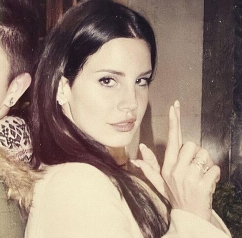 Lana Del Rey Unreleased, Lana Del Rey Pictures, Love Lana Del Rey, Lana Del Rey Wallpaper, Lana Del Rey Love, Lana Rey, Elizabeth Grant, Profile Pictures Instagram, Pretty When You Cry