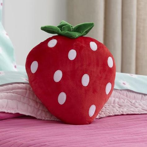 https://tinyurl.com/y2s63j3s Strawberry Cottage, Strawberry Things, Cute Apartment, Strawberry Decorations, Hello Kitty Characters, Pink Bedrooms, Christmas Bedroom, Soft Play, Resting Place