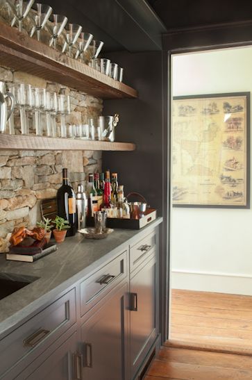 Wet bar - love the open shelves and stone backsplash Travertine Shelves, Small Basement Bar Ideas, Stacked Stone Backsplash, Counter Backsplash, Shelves Pantry, Trendy Kitchen Backsplash, Nice Kitchen, Floating Shelves Kitchen, Basement Bar Designs