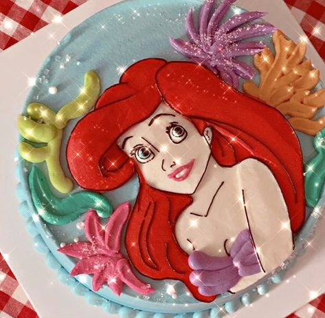 Cake Ariel Mermaid, Cake Minimal, Bolo Ariel, Cake Themes, Cake Hacks, Princess Birthday Cake, Buttercream Cake Decorating, Ariel Mermaid, Mermaid Theme