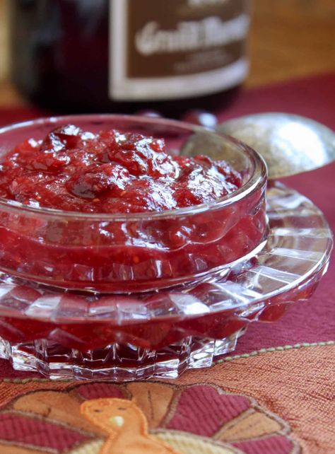 Grand Marnier Orange Cranberry Sauce homemade recipe Cranberry Sauce Orange, Orange Cranberry Sauce, Holiday Dinner Menu, Alcoholic Treats, Cranberry Orange Sauce, Cranberry Dessert, Orange Liquor, Thanksgiving Foods, Christmas Main