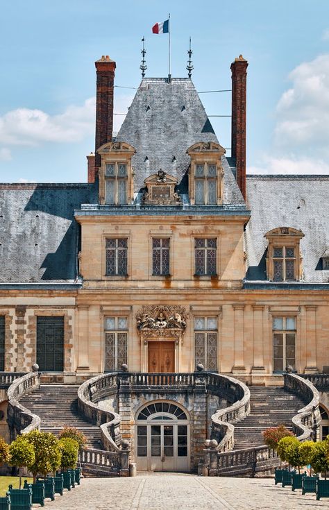 French Chateau Mansion, Chateau Versailles, European Architecture, Chateau France, French Empire, Visit France, French Culture, French Chateau, Beautiful Castles