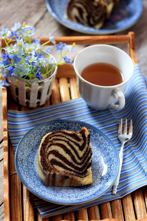 ☀️GooD MorNiNG☕ Ꮳɧiaཞa⚜ Cake And Tea, Tea And Cake, Cuppa Tea, Chocolate Caliente, Marble Cake, Tea Sandwiches, Tea Break, Piece Of Cake, A Cup Of Tea