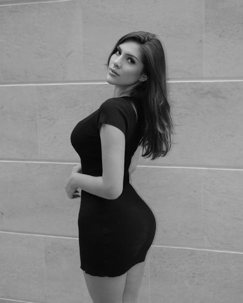 2,716 Likes, 98 Comments - Nicol Ramirez🌹 (@nicolsavage) on Instagram: “Hi 🖤” Elegant Woman, Funny Animals, Sleeveless Dress, High Neck Dress, Little Black Dress, Mini Dress, Instagram Photo, Funny, Animals