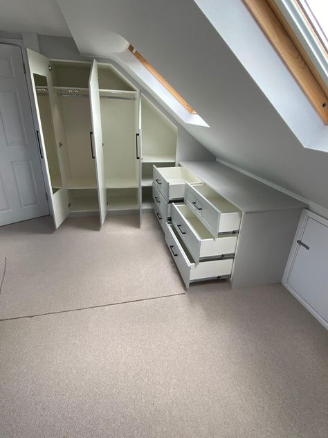 Bedroom Ideas With Tilted Roof, Dressing Table Under Eaves, Loft Conversion Wardrobe Ideas, Attic Room Ideas Bedrooms, Dressing Angle, Attic Master Suite, Loft Conversion Bedroom, Beige Bedroom Decor, Attic Wardrobe