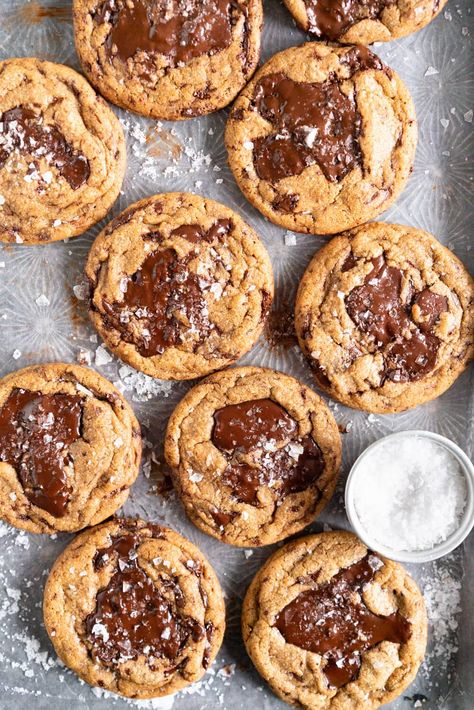 The Perfect Chocolate Chip cookie - lightly salted dough surrounds puddles of dark chocolate, before being finished up with a heavy dose of flaky sea salt. These cookies utilise three different types of sugar - white, dark brown or muscovado, and turbinado sugar for a little crunch. They are easy to make and I show you how to get the best chocolate puddles in the recipe! Cloudy Kitchen, Simple Chocolate Chip Cookie Recipe, Hundreds And Thousands, Homemade Chocolate Chips, Homemade Chocolate Chip Cookies, Easy Chocolate Chip Cookies, Perfect Chocolate Chip Cookies, Chip Cookie Recipe, Chocolate Chunk Cookies