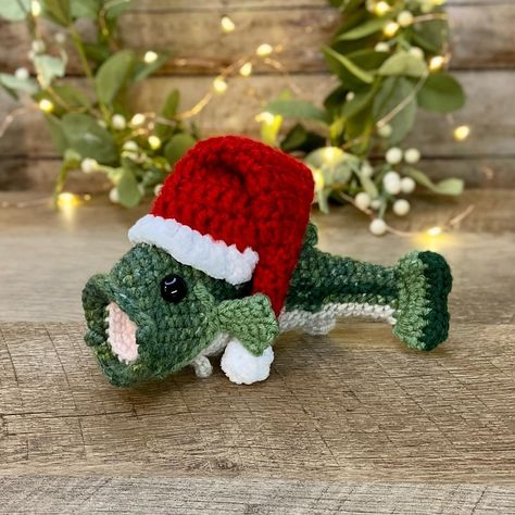 Crochet Fish Ornament, Fishing Crochet Pattern Free, Crochet Fishing Pole, Fishing Crochet Patterns, Bass Fish Crochet Pattern, Bass Crochet Pattern Free, Mini Fish Crochet Pattern, Crochet Trout Pattern Free, Christmas Crochet Toys