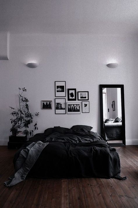 Apartment Livingroom, Apartment Decorating For Couples, Mens Bedroom Decor, Black Bedroom Decor, Apartment Bedroom Decor, Mens Bedroom, Bedroom Setup, Couple Bedroom, White Living