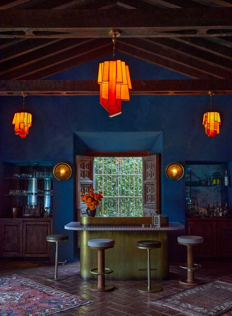 Spanish Inspired Home, Vogue Home, English Country Cottages, Malibu Beach House, Vintage Dining Room, Spanish Revival, Mexican Decor, Hand Painted Tiles, Painted Ceiling