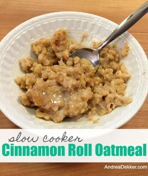 Slow Cooker Cinnamon Roll Oatmeal Slow Cooker Recipe Videos, Cinnamon Roll Oatmeal, Crockpot Cinnamon Rolls, Breakfast Crockpot, Low Carb Dinner Chicken, Crockpot Oatmeal, Slow Cooker Oatmeal, Crockpot Dessert Recipes, Chicken Crockpot Recipes Easy