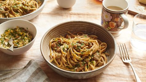 https://cooking.nytimes.com/recipes/1018326-breakfast-carbonara?utm_content=buffer2b301&utm_medium=social&utm_source=pinterest.com&utm_campaign=buffer Breakfast Carbonara from Alton Brown via NYT Cooking is sure to be a great start to the day Pasta With Breakfast Sausage, Breakfast Sausage Pasta, Pasta Breakfast Recipes, Alton Brown Recipes, Breakfast Pasta Recipes, Breakfast Carbonara, Breakfast Sausage Recipes For Dinner, Pasta For Breakfast, Pasta Breakfast