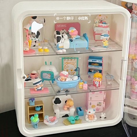 Kawaii Display Shelf, Sanrio Collection Display, Rement Display, Sanrio Storage Bins, Pokemon Rement, Hello Kitty Rement, Funko Pop Display, Art Toys Design, Hello Kitty Rooms