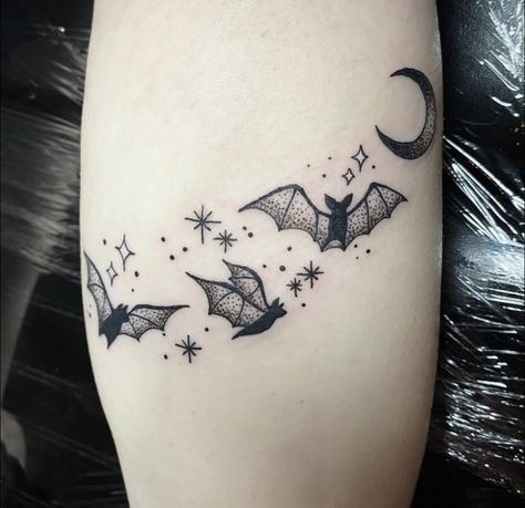 Aesthetic Tattoo Designs, Tattoo After Care, Miniature Tattoos, Cute Halloween Tattoos, Bats Tattoo Design, 40 Aesthetic, Tattoo Artist Tattoo, Goth Tattoo, Bat Tattoo