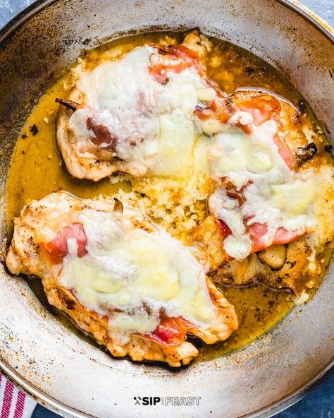 Chicken Valdostana Recipe, Chicken Sorrentino Recipe, Italian Chicken Dishes, Veal Recipes, Fontina Cheese, Pan Seared Chicken, Tasty Chicken, White Wine Sauce, Prosciutto Cotto