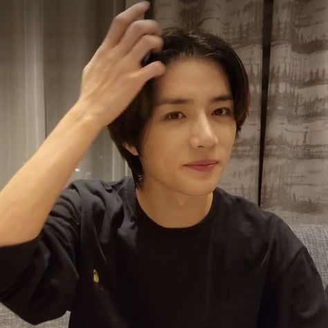 Beomgyu forehead lq icon Beomgyu Front Face, Beomgyu Bare Face, Beomgyu Forehead, Yellow Person, Fandom Kpop, Choi Beomgyu, Bare Face, Favorite Person, Eyebrows