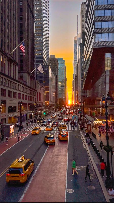 [Originally posted on my Italian blog in 2010, updated for 2024] Are you as excited about Manhattanhenge - the most breathtaking New York Sunset - as I am? If so, save the date on your calendar NOW! I'm excited to share all my insider tips on when, where, and how to catch this awe-inspiring phenomenon New York Sunset, Nyc Rooftop, City Scapes, Grand Central Terminal, 42nd Street, Union Square, Long Island City, Nyc Trip, Stunning View