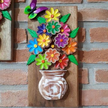 quadro com flores em madeira! no Elo7 | arte certa artesanatos (B61ACA) Wooden Wall, Wooden Walls, Decoupage, Planter Pots, Wood, Wall, Design, Art