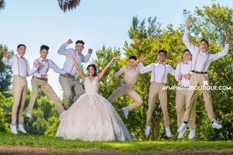 Quinceañera Photoshoot Ideas With Chambelanes, Blush Chambelanes Outfits, Quinceanera With Chambelanes, Rose Gold Chambelanes Outfits, Chambelanes Outfits Quinceanera Pink, Quinceanera Court Outfits, Quince Court Pictures, Quinceanera Court Pictures, Quinceanera Chambelanes Outfits