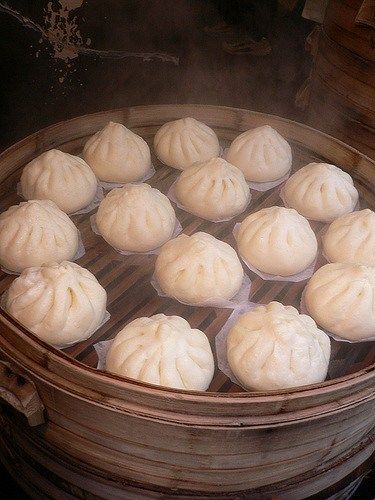 Japanese Steamed Buns, Meat Bun, Cibo Asiatico, Philippines Food, Japanese Street Food, Thai Street Food, India Food, Steamed Buns, Indian Street Food