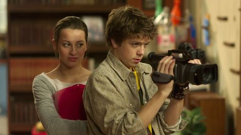 'Life with Derek' stars Michael Seater and Ashley Leggat speak to MTV News about 'The Zack Files' episode they worked on together as kids. Ashley Leggat, Life With Derek, Hunger Games Problems, Soul Tribe, Johanna Mason, Hunger Games Quotes, Hunger Games Humor, Disney Channel Shows, Tv Show Outfits