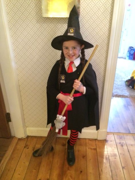 Mildred Hubble the worst witch Mildred Hubble The Worst Witch, Worst Witch Costume, Witch Uniform, Bad Witch Costume, Mildred Hubble, World Book Day Ideas, Worst Witch, Book Costumes, World Book Day Costumes