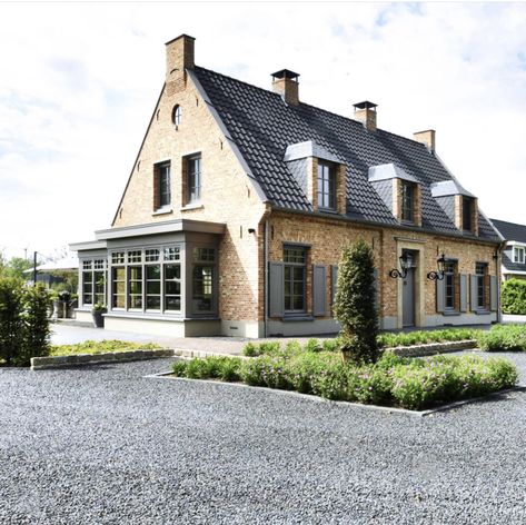 Belgian House, Lotto Win, Modern Country Style, Bungalow Renovation, Modern Country, Home Construction, House Designs Exterior, House Inspo, House Inspiration