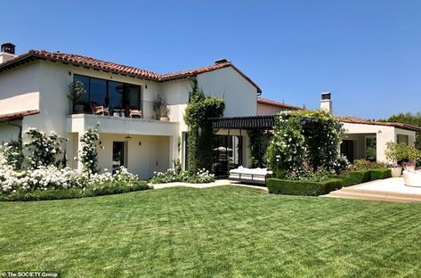 Khloe Kardashian House, Calabasas Homes, Beverly Hills Real Estate, Kardashian Home, Mediterranean Revival, Lamar Odom, Khloé Kardashian, Tristan Thompson, Eddie Murphy