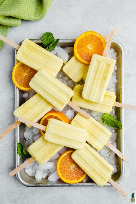 Vegan Popsicle Recipes, Vegan Orange Creamsicle, Chickpea Vegan, Vegan Popsicles, Pool Snacks, Dessert Oreo, Fruit Popsicles, Desserts Vegan, Fishing Party