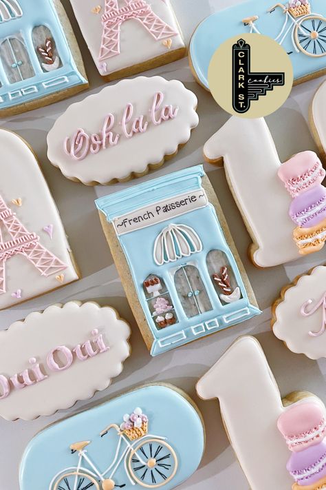 French Themed Cookies, Paris Cookies Decorated, Parisian Cookies, Paris Cookies, Bridesmaid Cookies, Birthday Sugar Cookies, Cookies Decoration, Bakery Art, House Cookies