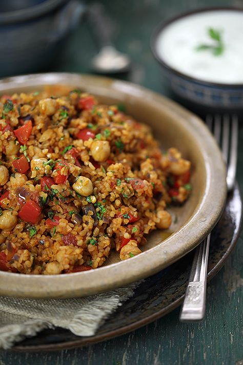 We bought a big bag of bulgur a while ago — most of it I cooked and froze in portions to serve with stews and use in salads like tabbouleh, but I wanted to finish the leftover bulgur in the packet. So Chickpeas And Tomatoes, Bulgur Pilaf, Bulgur Recipes, Bulgur Salad, Wheat Recipes, Cous Cous, Middle Eastern Recipes, Turkish Recipes, Meatless Meals