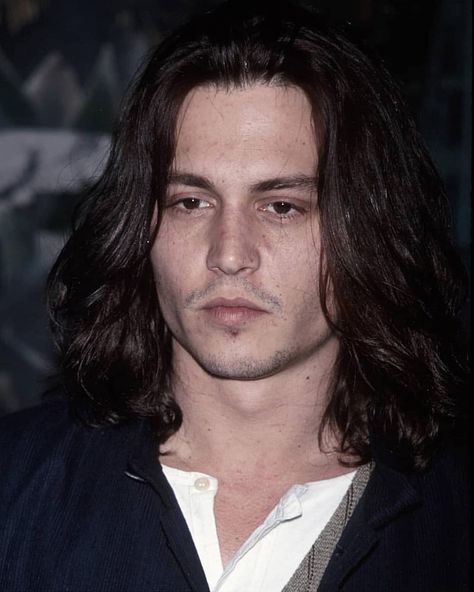 Johnny Depp 1993, Johnny Depp Hairstyles, Johnny Depp Haircut, Johnny Depp Long Hair, Long Slicked Back Hair, Street Hairstyle, Johnny Depp Hairstyle, Bald Haircut, Long Messy Hair