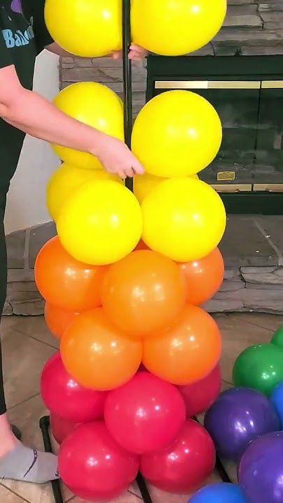 Balloon Garland On Backdrop Stand, Balloon Arch Stand Ideas, How To Make A Balloon Arch With Stand, How To Make A Balloon Tower, Diy Balloon Stand Ideas, Standing Balloon Decorations, Diy Balloon Arch Stand, Balloon Stand Ideas, Balloon Columns Ideas